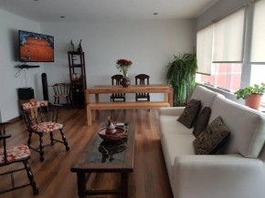 Borgoños Apt Great location